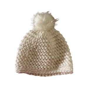 Woman’s White Beanie with Pom
